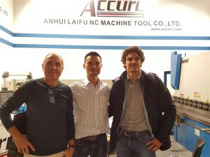 ہنگری کلائنٹس ہماری نمائش کا دورہ کریں